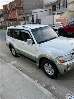 ميتسوبيشي باجيرو